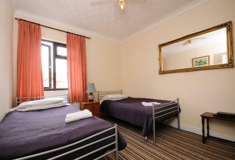 پانسیون The Rathmore