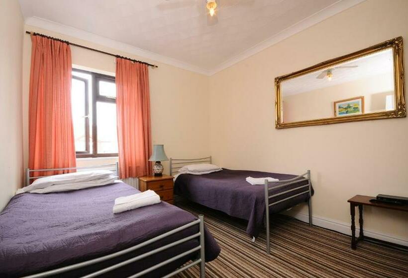 پانسیون The Rathmore