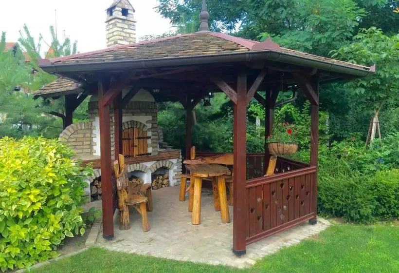 پانسیون Villa Larus