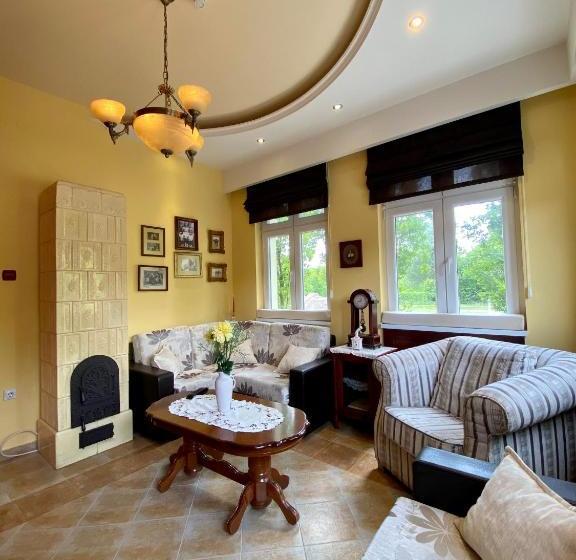 پانسیون Villa Larus