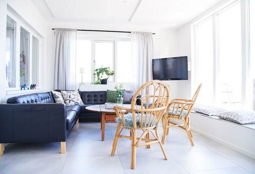 Lotsvillans Vandrarhem