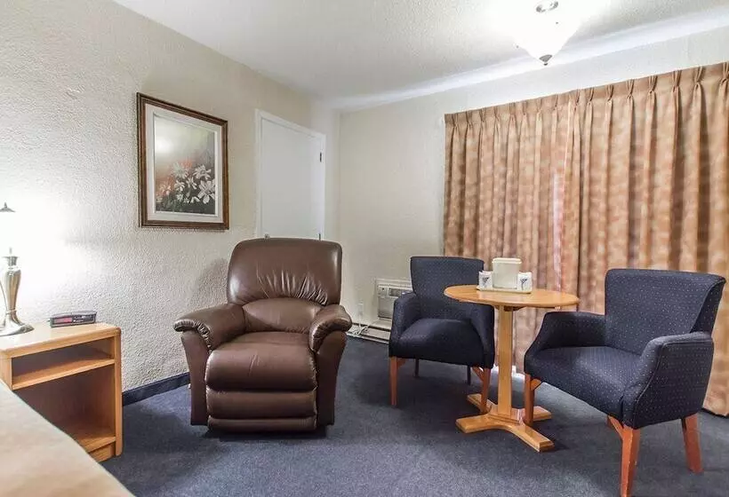 ユースホステル Rodeway Inn