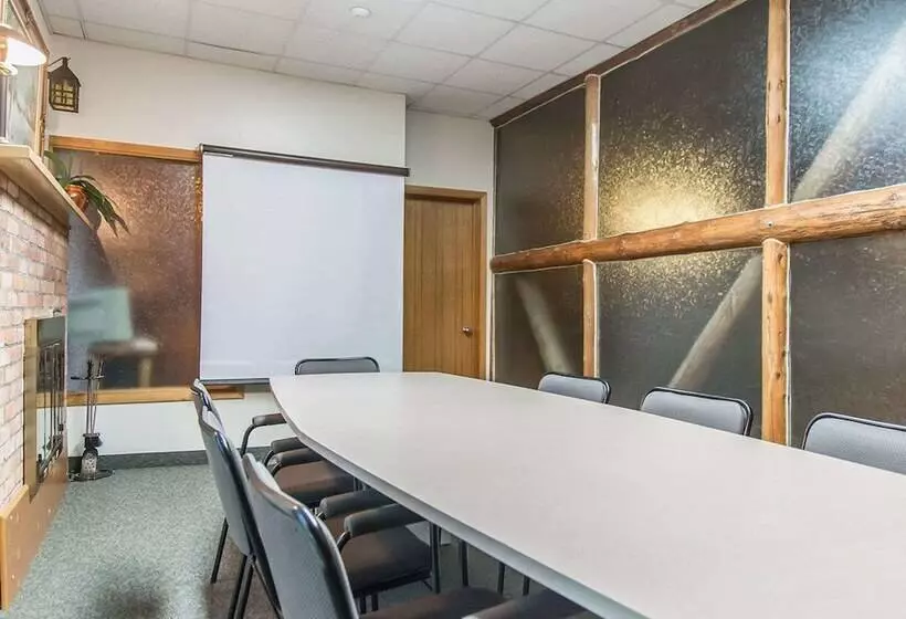 ユースホステル Rodeway Inn