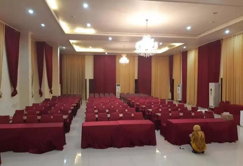 ホテル Agraha Makassar