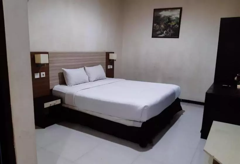 ホテル Agraha Makassar