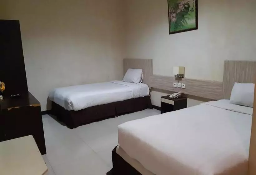 ホテル Agraha Makassar