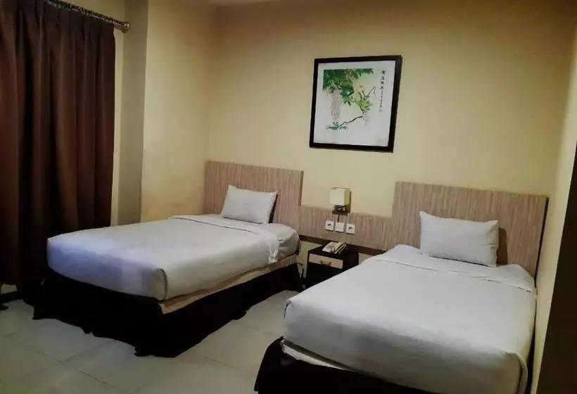 ホテル Agraha Makassar