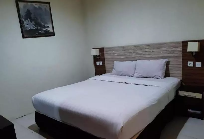 ホテル Agraha Makassar