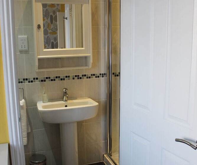 פנסיון Beamsley Lodge