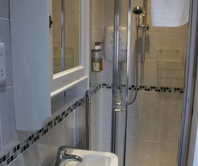 פנסיון Beamsley Lodge