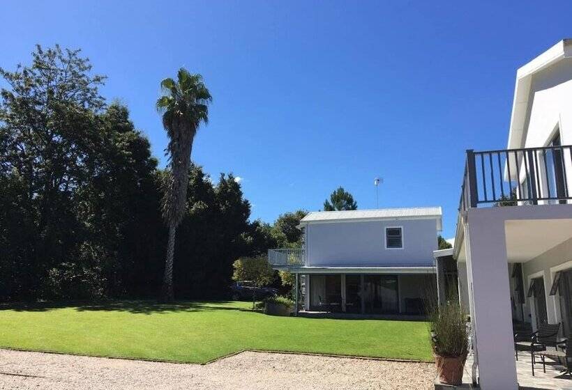 פנסיון Burrough Place