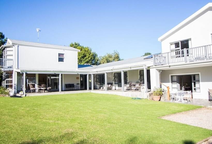 פנסיון Burrough Place