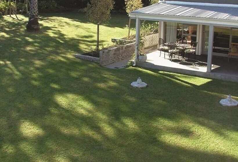 פנסיון Burrough Place