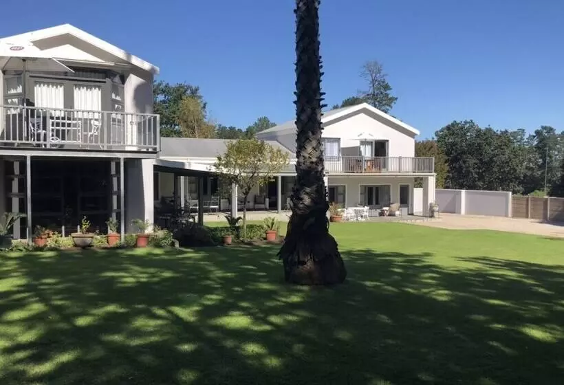 Majatalo Burrough Place