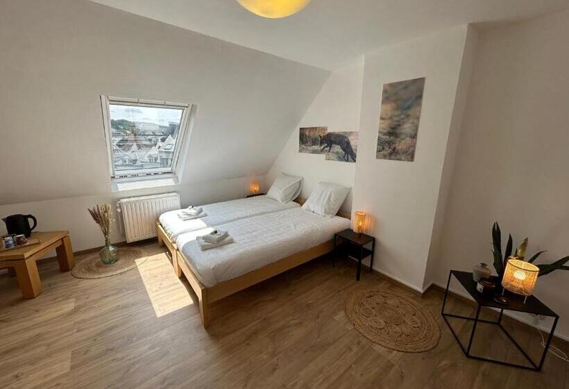 پانسیون Floréal