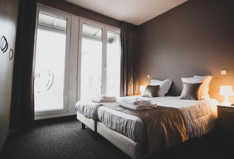 پانسیون Floréal