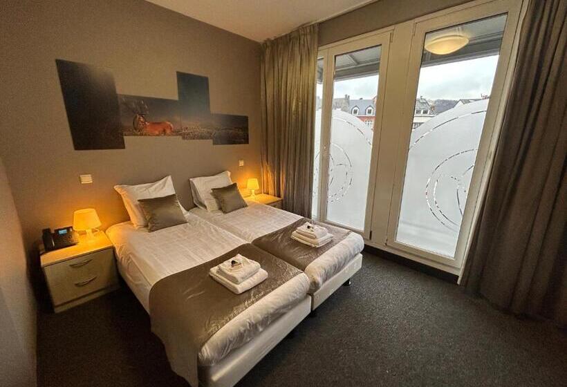 پانسیون Floréal