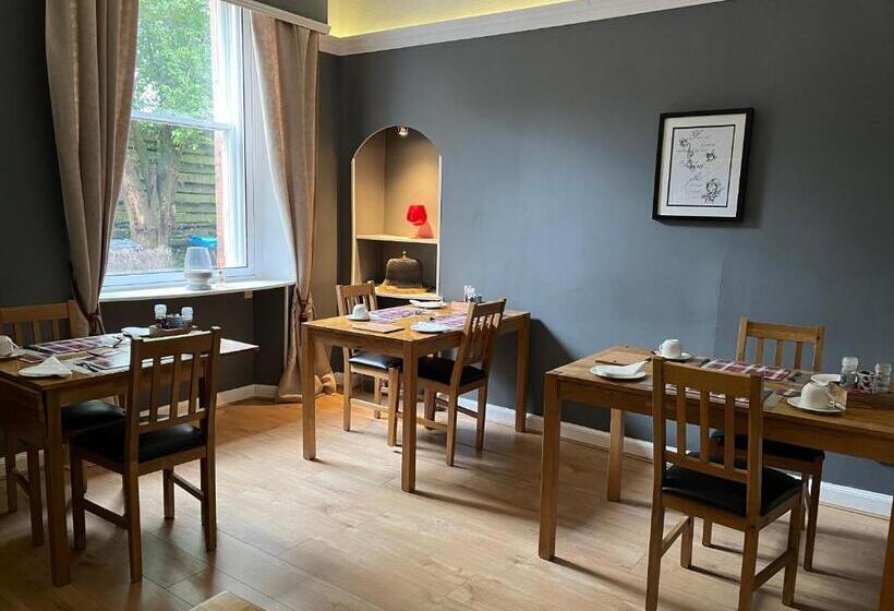 بنسيون Glenaldor House B&b