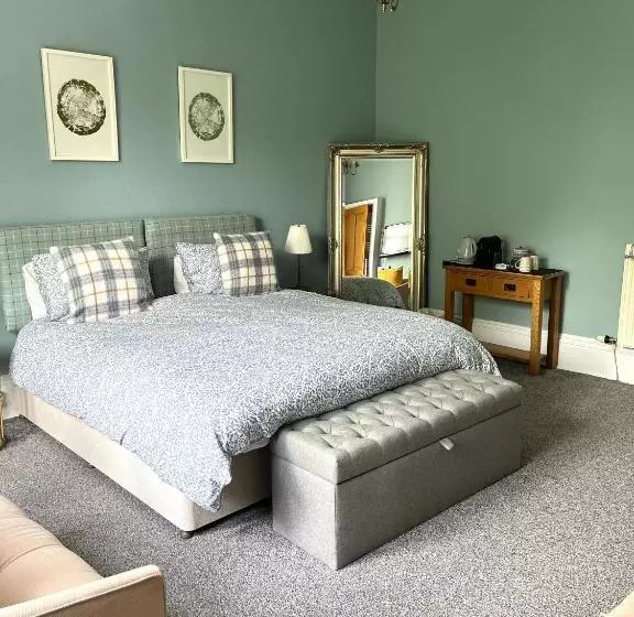 پانسیون Glenaldor House B&b
