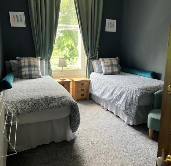 بنسيون Glenaldor House B&b