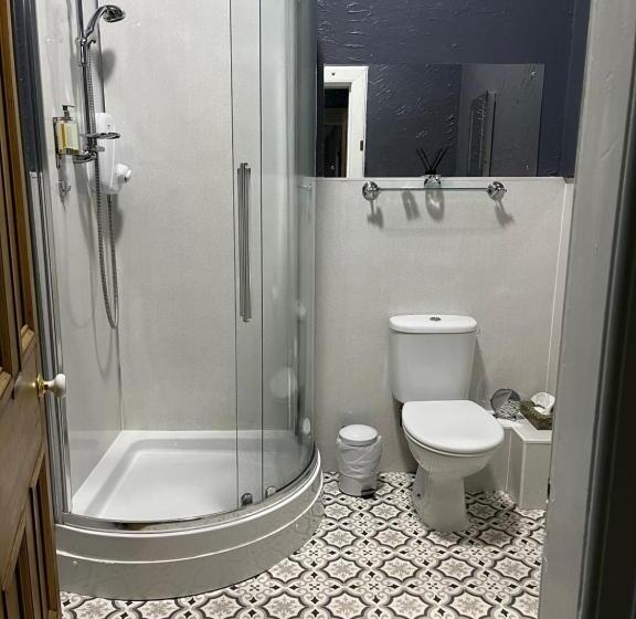 بنسيون Glenaldor House B&b