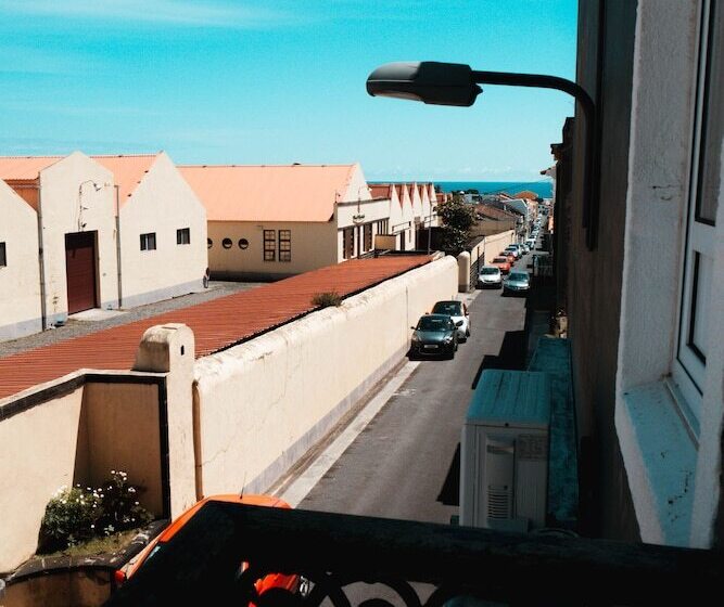 پانسیون Vintage Place Azorean Guest House