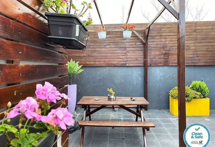 پانسیون Vintage Place   Azorean Guest House