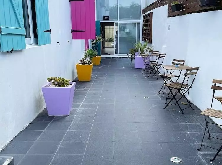 پانسیون Vintage Place   Azorean Guest House