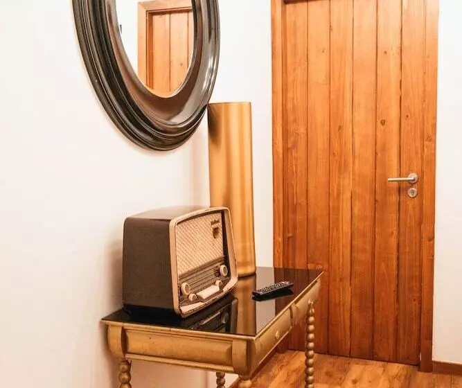 پانسیون Vintage Place   Azorean Guest House