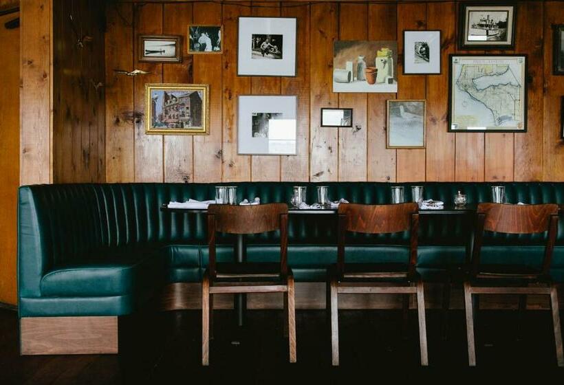 旅馆 Captain Whidbey