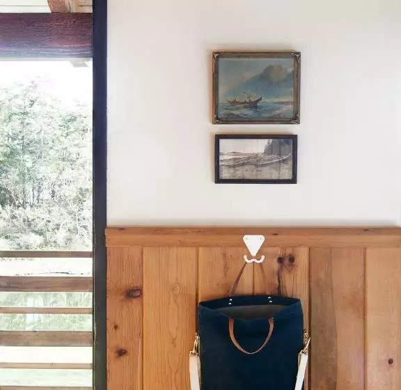 Retkeilymaja Captain Whidbey