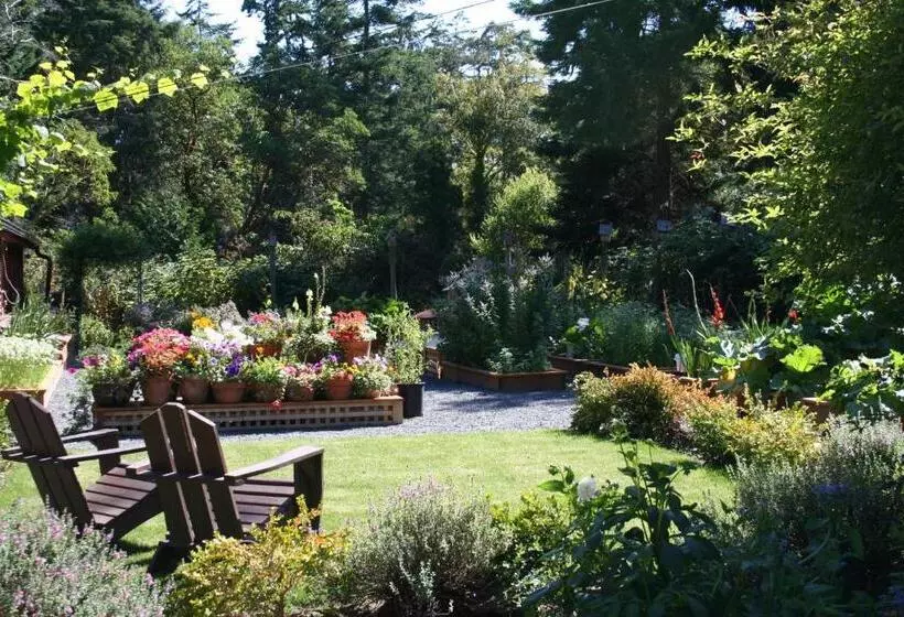 Retkeilymaja Captain Whidbey