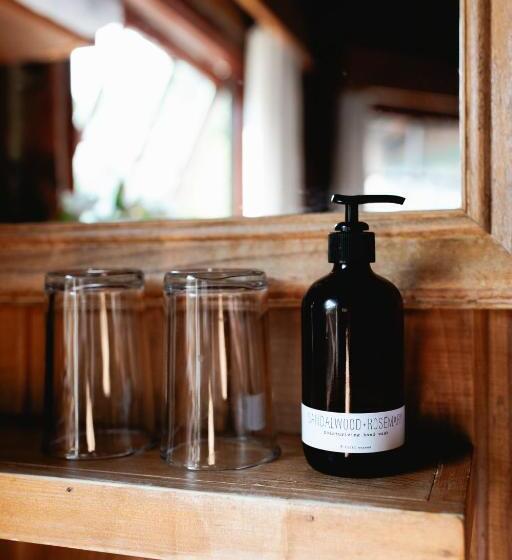 旅馆 Captain Whidbey