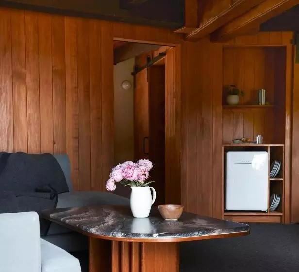 Retkeilymaja Captain Whidbey