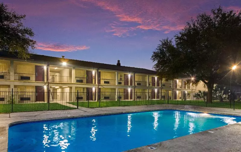 ユースホステル Red Roof Inn Temple