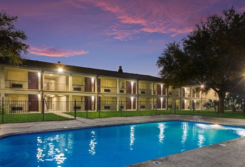 Общежитие Red Roof Inn Temple