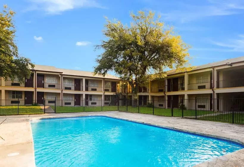 ユースホステル Red Roof Inn Temple