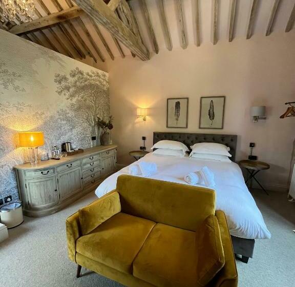 فندق صغير The Lion Inn