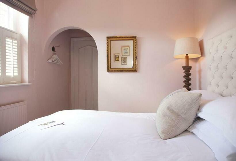 فندق صغير The Lion Inn