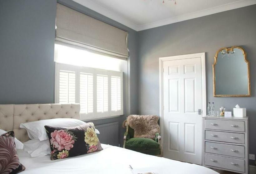 فندق صغير The Lion Inn