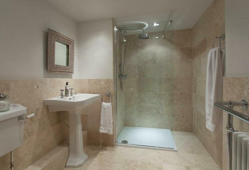 فندق صغير The Lion Inn