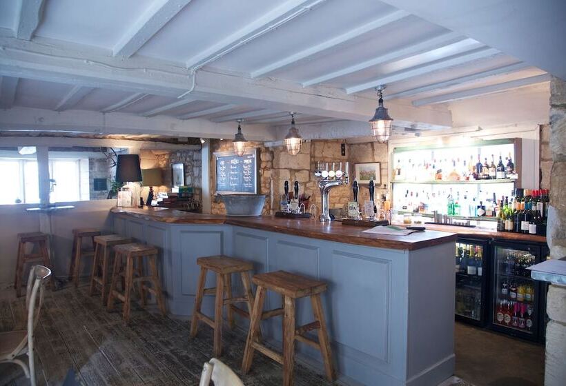 فندق صغير The Lion Inn