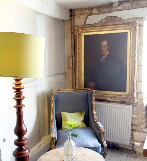 فندق صغير The Lion Inn