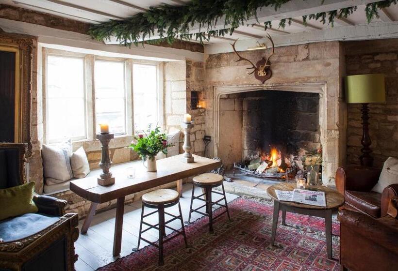 فندق صغير The Lion Inn