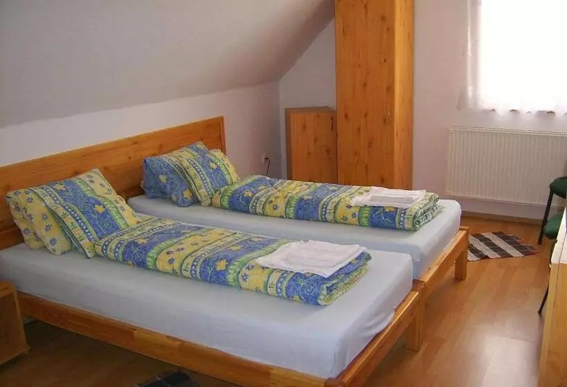 پانسیون Agria Wellness Guesthouse