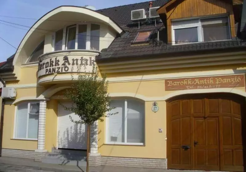 پانسیون Barokk Antik Guest Hause