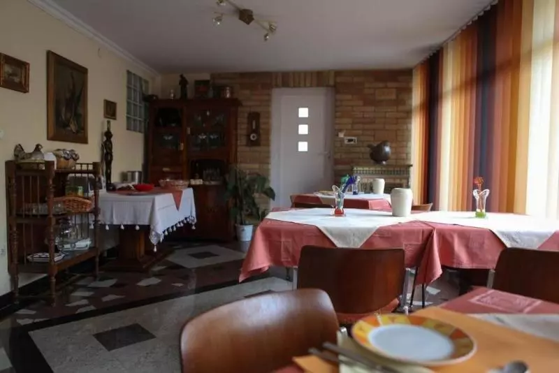 پانسیون Barokk Antik Guest Hause