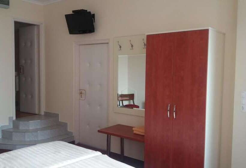 بنسيون Barokk Antik Guest Hause