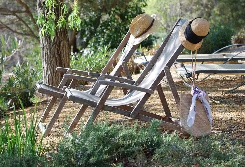 Majatalo Sous Les Canniers