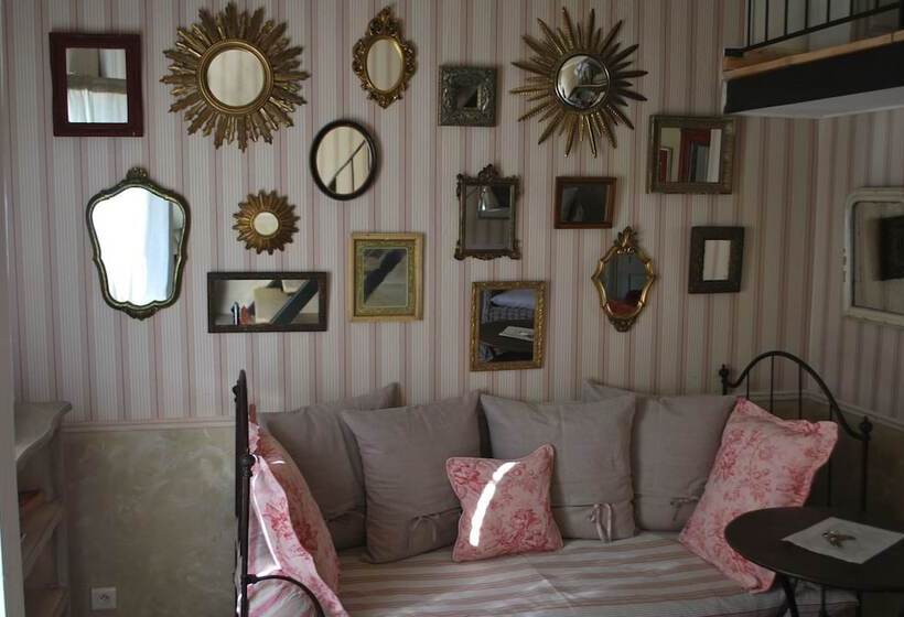 膳宿费 Sous Les Canniers